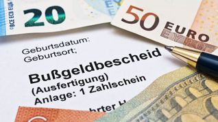 Ein Vergleichsportal hat das Punkteregister in Flensburg ausgewertet. (Symbolbild)