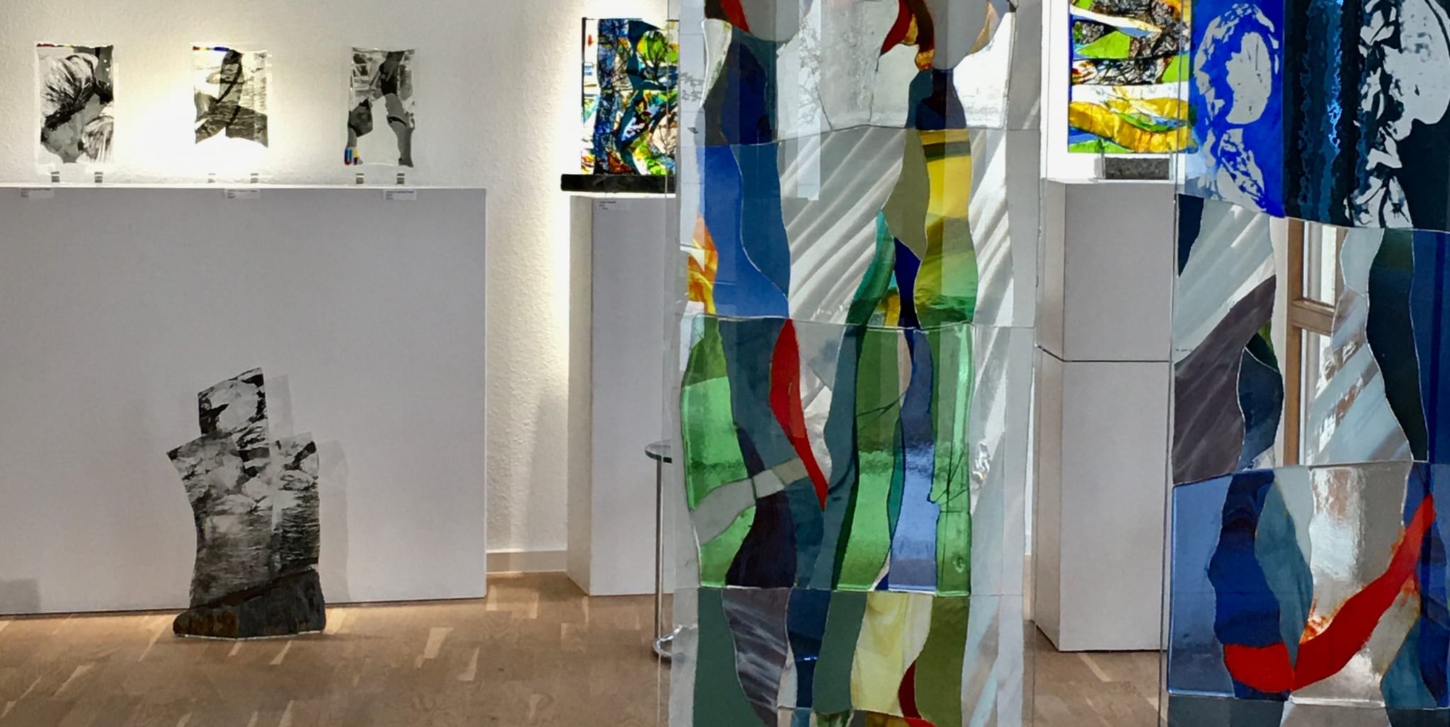 Am Sonntag, 14. Juni, öffnet Fritz Mühlenbeck von 14 bis 18 Uhr seine Ausstellungsräume in Holzgerlingen (Kernerstraße 22, Eingang Ecke Eberhardstraße). Der Künstler zeigt einen Überblick seiner Glas-Arbeiten aus den letzten Jahren und neue Arbeiten.