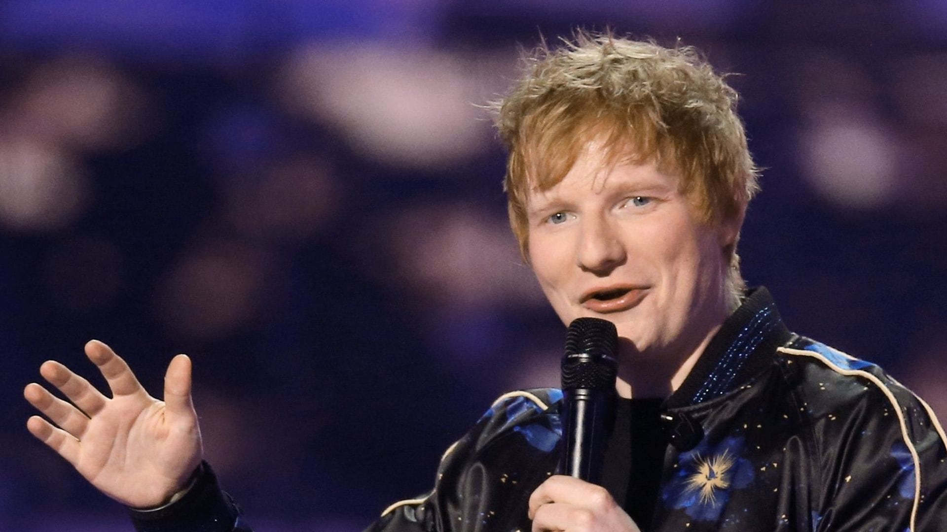 Der britische Popstar überraschte mit einem Mini-Konzert in der Stuttgarter Innenstadt. (Archivbild)