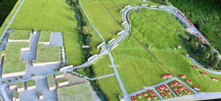 Die Osttangente im Modell. Sie führt vom Gewerbegebiet Ost auf dem Damm des künftigen Hochwasserrückhaltebeckens im Hölzertal über den Planbach hinauf zur Alten Stuttgarter Straße.   Bild: Reichert