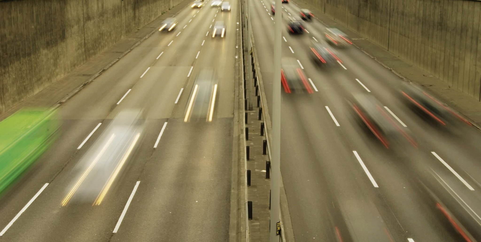 Auf der Autobahn kommt man flott voran. Doch manchmal bekommt man es auch mit unangenehmen Menschen zu tun.