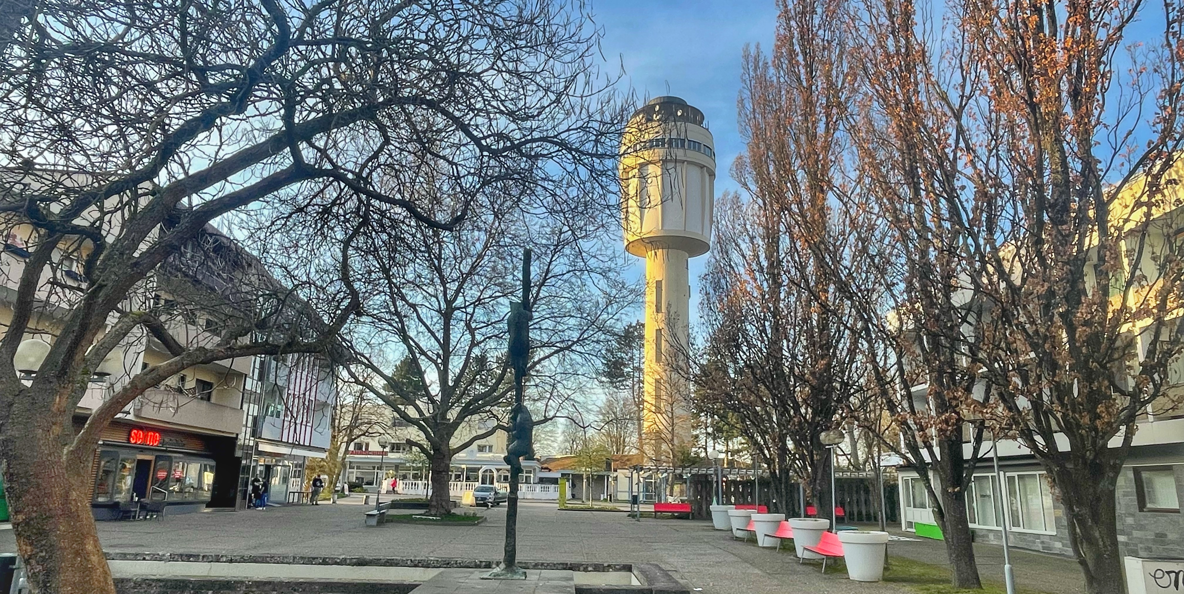 Beim Goldberg-Fest ist auf dem Berliner Platz ordentlich was los - ansonsten sprüht es hier nicht gerade vor Leben.