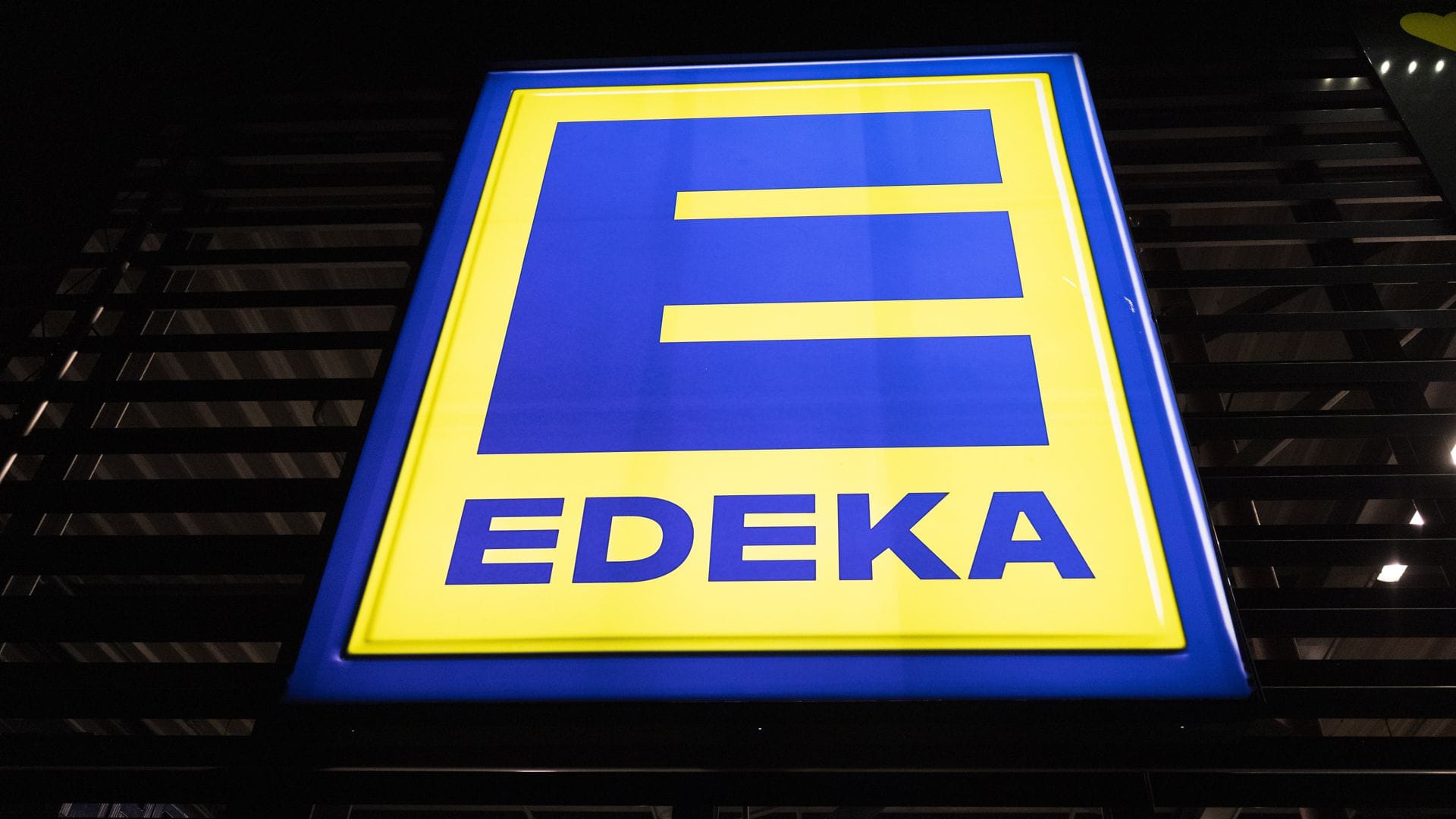 Bei Edeka-Südwest sind rund 46.000 Menschen beschäftigt. (Symbolbild)