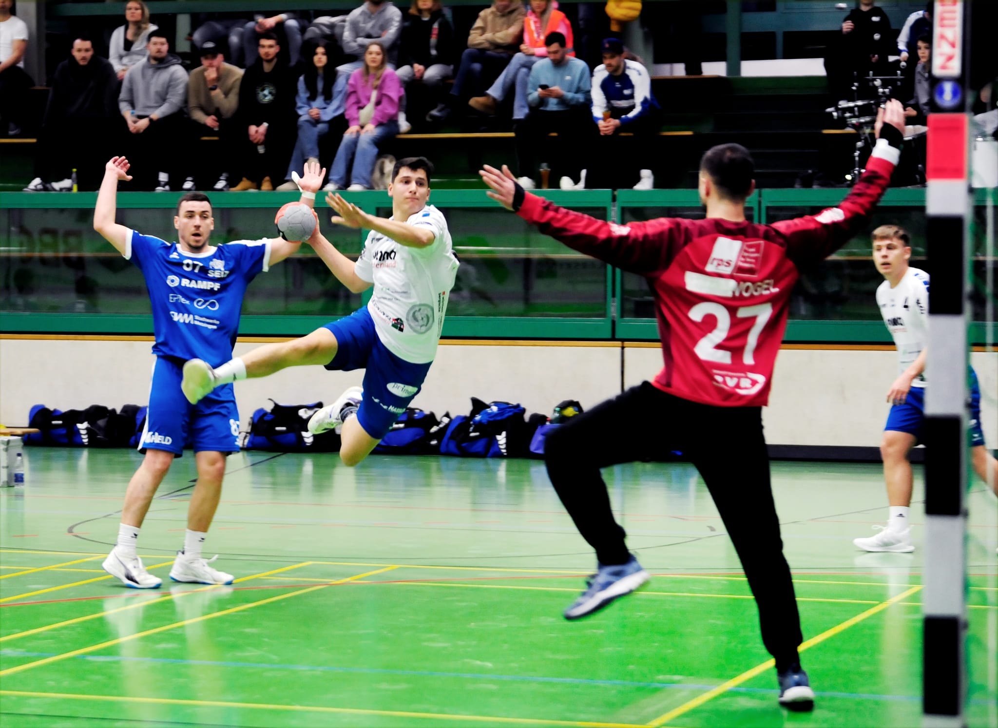 Felix Fecker trug acht Treffer zum 27:27-Remis der HSG Böblingen/Sindelfingen 2 gegen die HSG Lauffen-Neipperg bei.