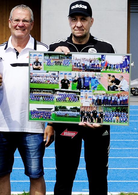 Wolfgang "Mecki" Sturm wurde mit einer Foto-Kollage vom VfL Sindelfingen verabschiedet.