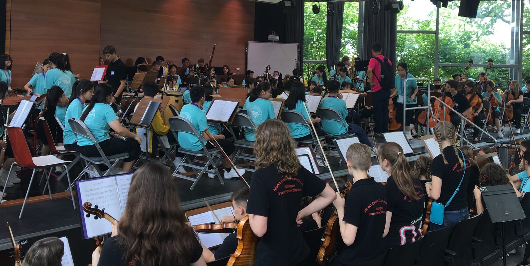Das Orchester des Albert-Einstein-Gymnasiums bei der Probe.