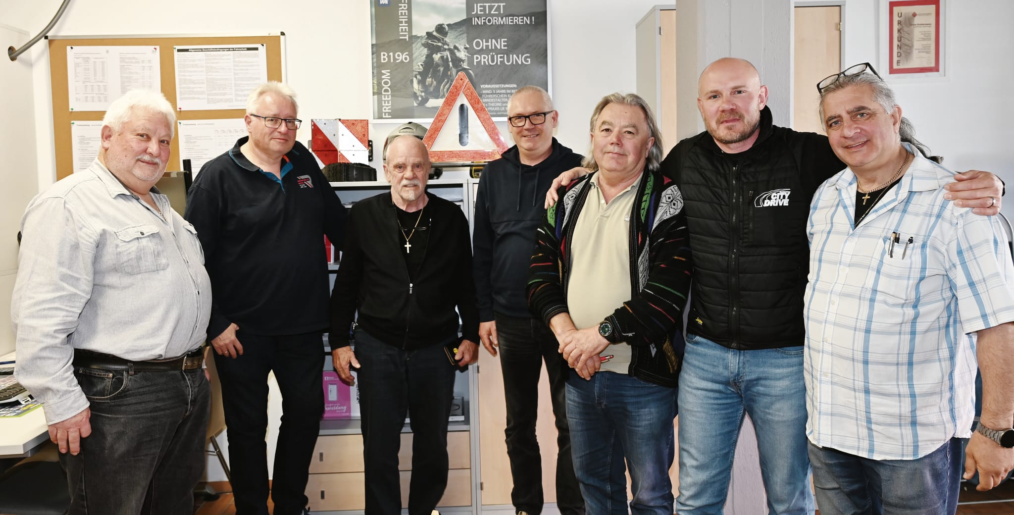 Die Teilnehmer an der Krisensitzung der Sindelfinger Fahrschulen (von links): Lothar Happes (Böblingen, Kreisvorsitzender des Fahrlehrerverbandes), Andreas Kustermann, Rolf Kurt Maier, Norbert Kühnle (Magstadt), Hans Konnerth, Holger Czesnikowski und Enzo Meola.