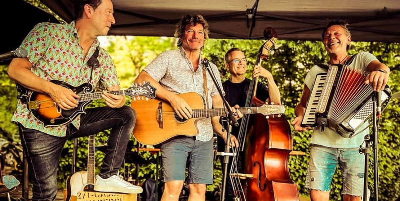 Ab 19 Uhr spielt die Gruppe „Halbe he“ Songs aus 60 Jahren Rock- und Popgeschichte.