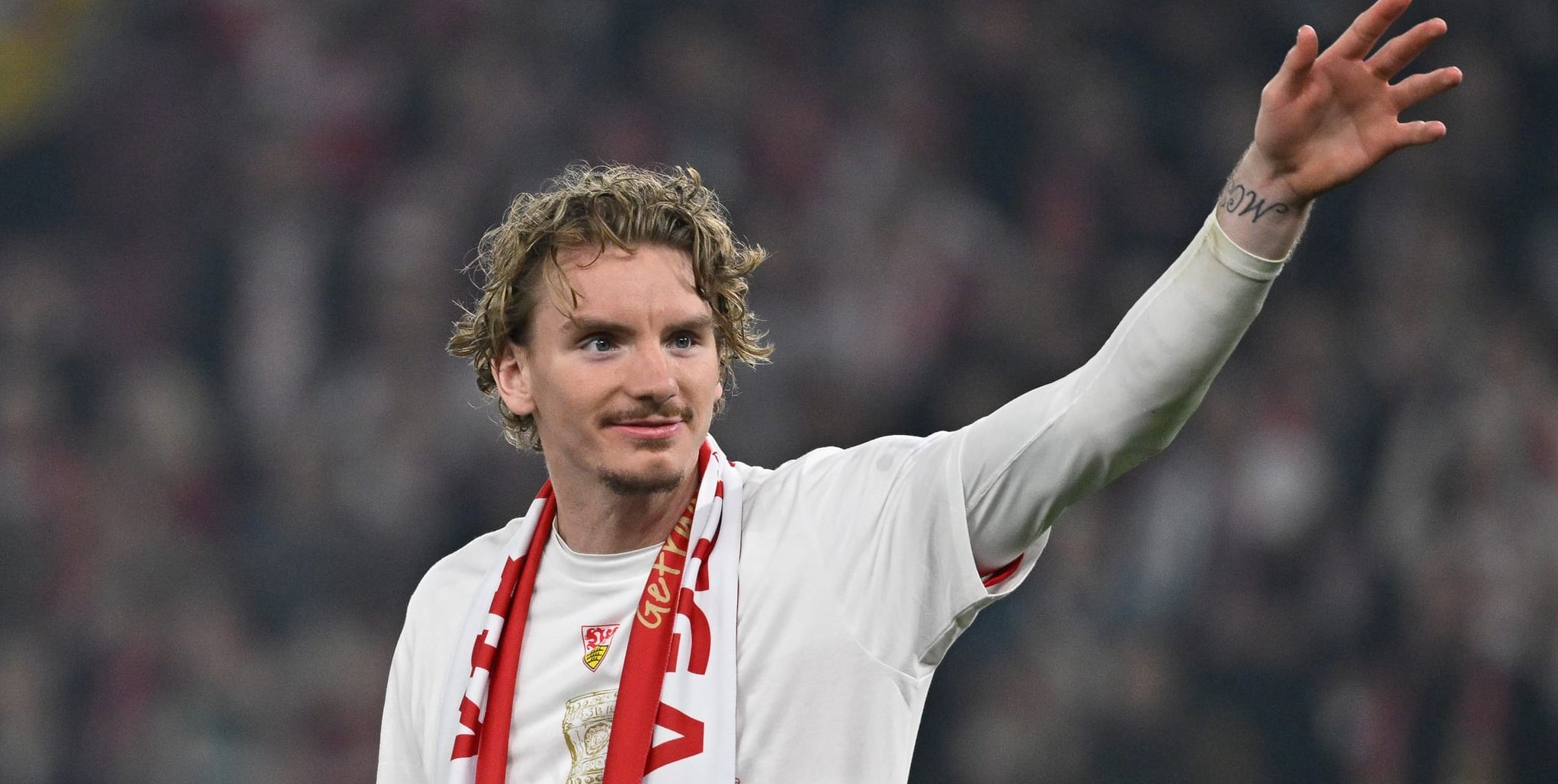 Hier freut sich Nick Woltemade über den Einzug in das DFB-Pokalfinale. Am 16. April zeigt der VfB-Star seine Kochkünste.