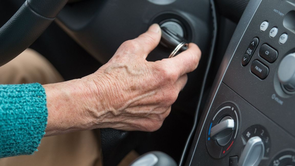 Eine Studie hat herausgefunden, was Ursachen für Verkehrsunfälle Älterer sind. (Symbolbild)