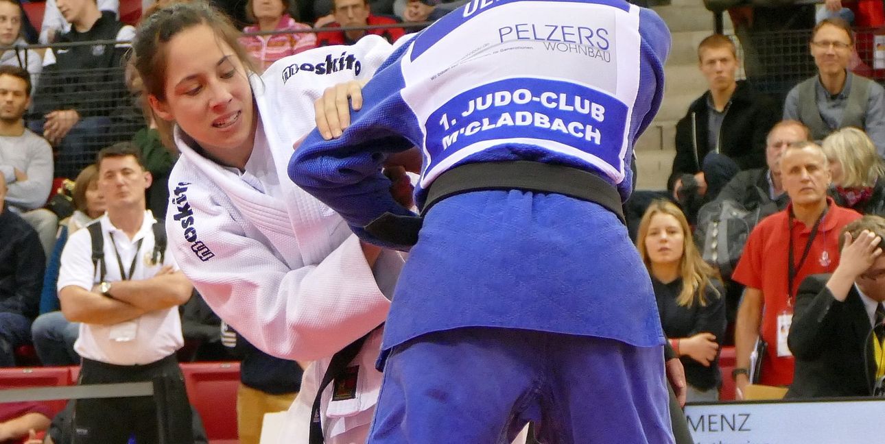Katharina Menz (links) in Aktion.  Sie ist bei den ist für Paris nomniert worden. Bild: Vilz
