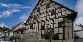 Für das geplante Ärztehaus im Gässle stehen Finanzmittel im Haushaltsplan. Erste Planungsmaßnahmen sind vorgesehen. Es soll am Platz des Fachwerkhauses entstehen.