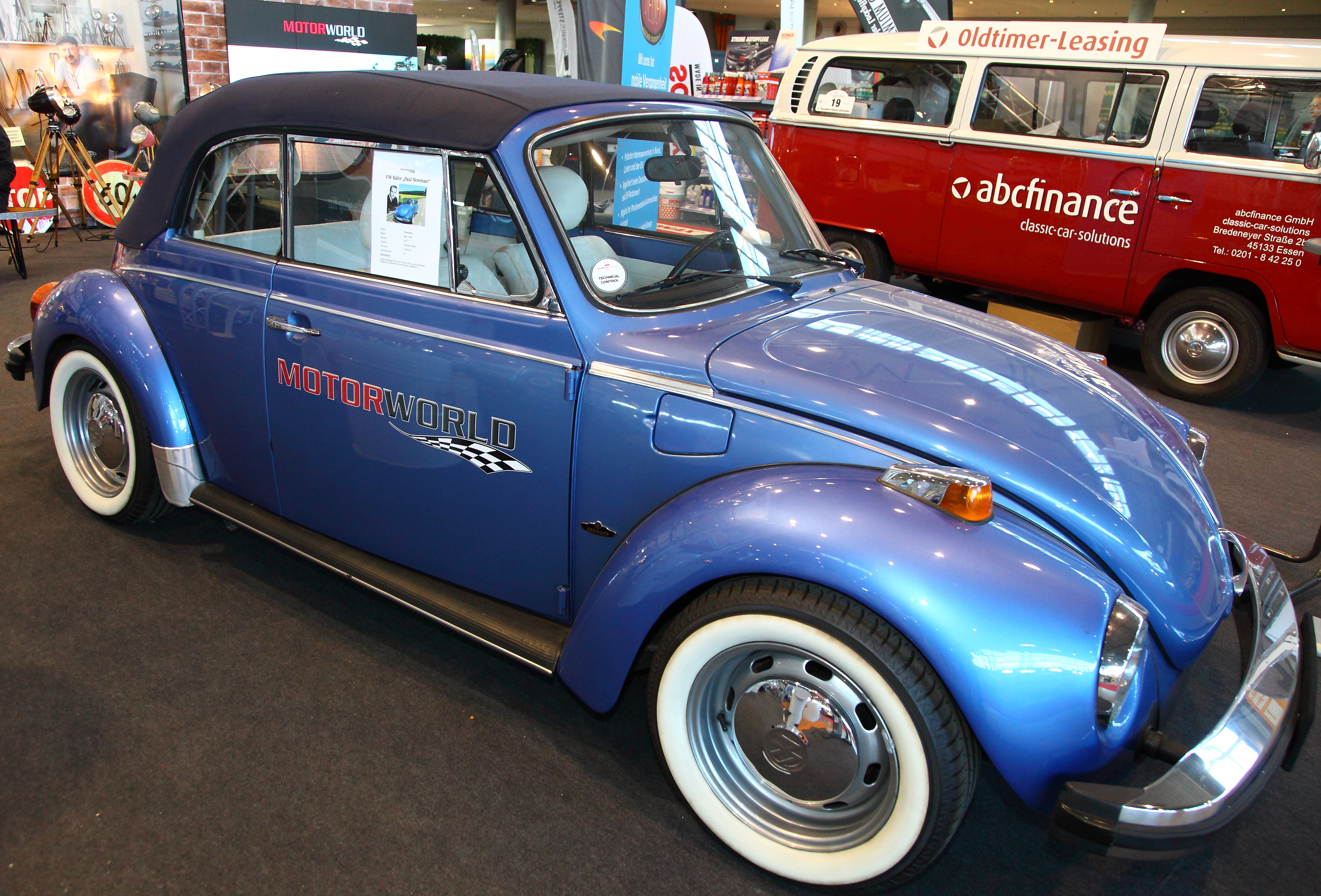 Ein Käfer aus prominentem Vorbesitz: Mit diesem VW ist einst Holywood-Star Paul Newman um die Ecken geflitzt.   Bild: Helmut Ulrich