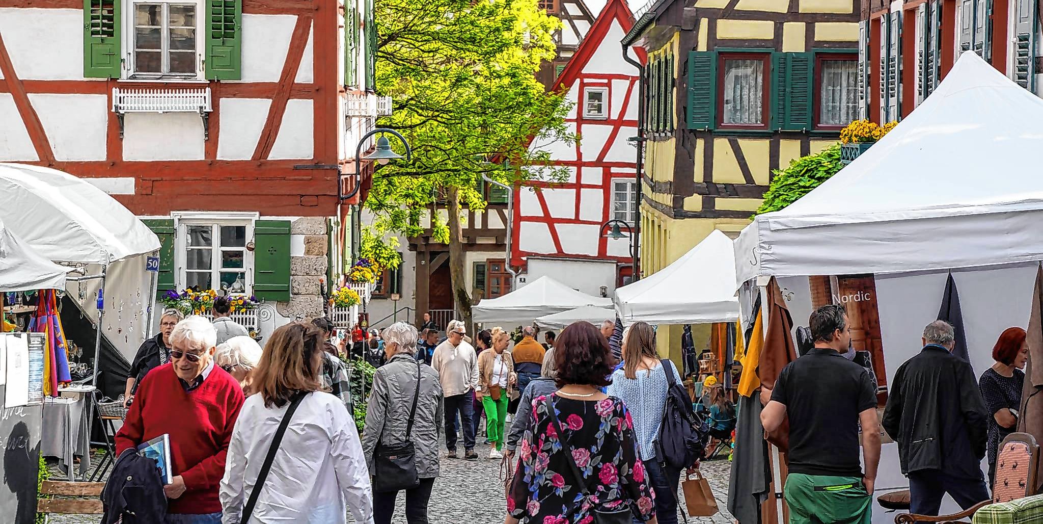 Der Sindelfinger Handwerkermarkt lockt am Wochenende in die Gassen der Altstadt.