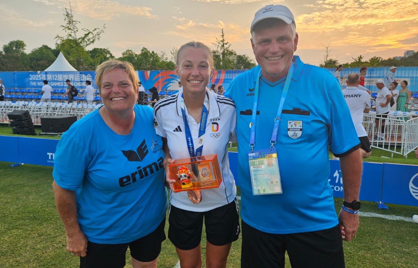 Gärtringer Trio: Nicky Heldmaier (links) und Olaf Niemann mit Ann-Katrin Motteler, die mit dem deutschen Team Bronze holte.