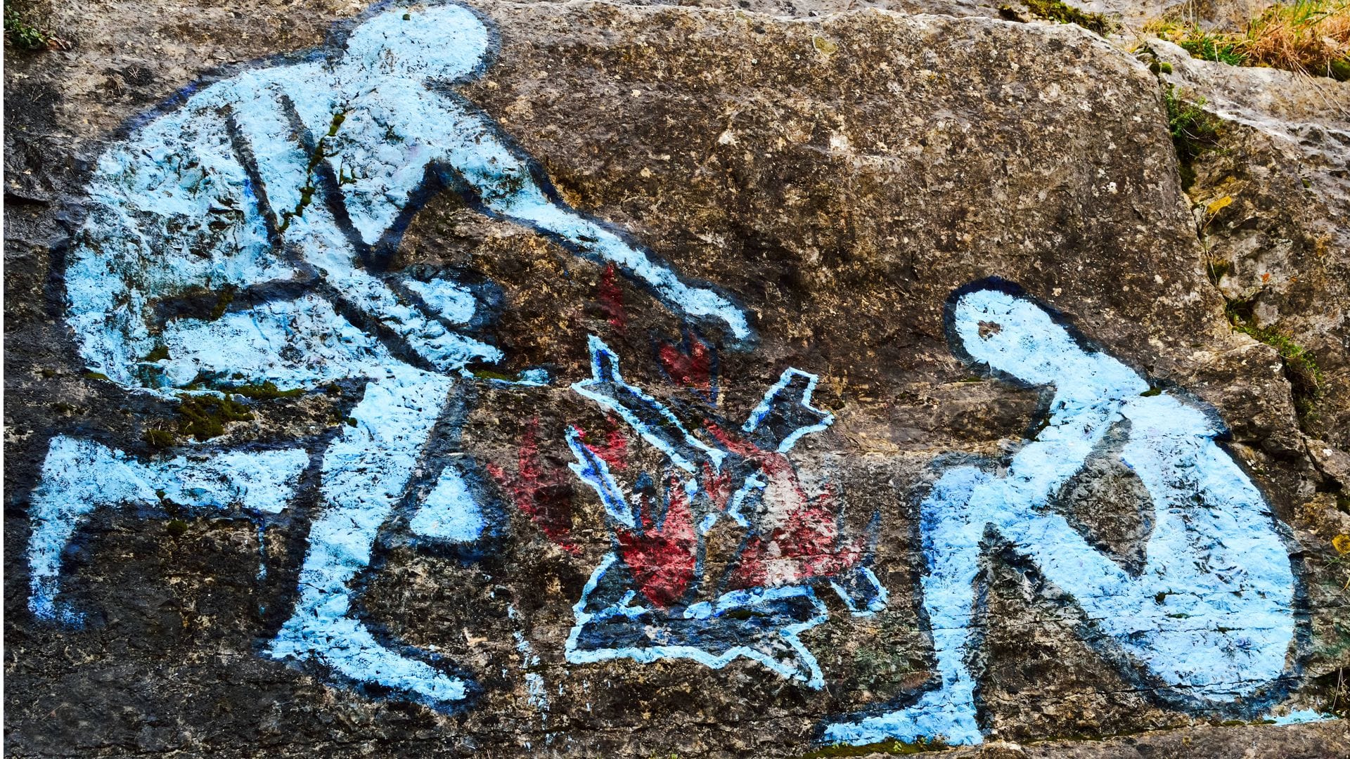 Die Zähmung von Wildfeuern (beispielsweise aus Blitzschlägen oder Erdbränden) und später die Kunstfertigkeit, Feuer zu entfachen, waren wichtige Schritte auf dem Weg der  Menschwerdung.