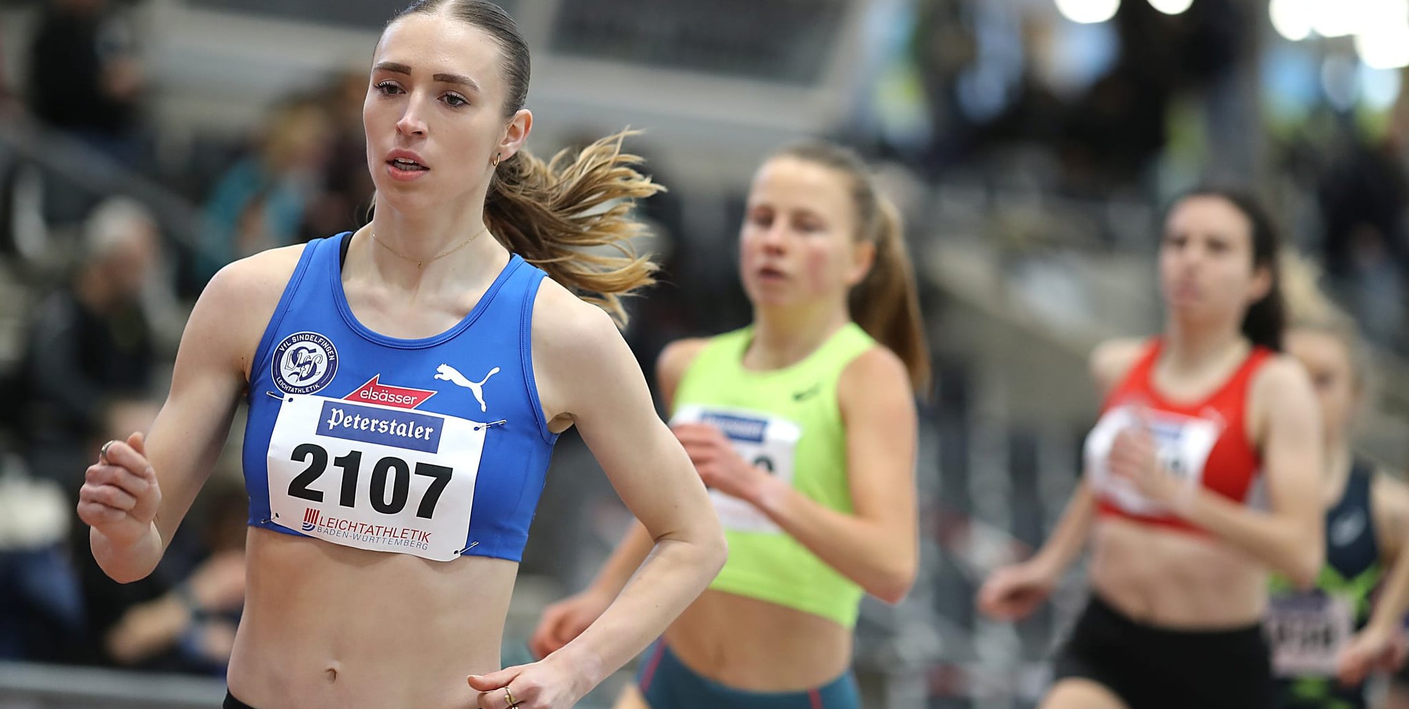 Katja Bäuerle (links) ist in der belgischen Hauptstadt über die 1500 Meter  4:14,16 Minuten schnell.