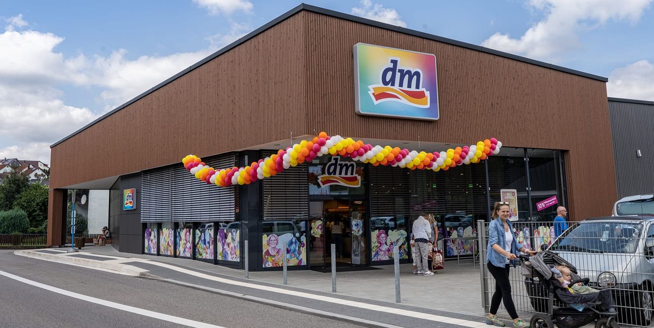 Am Montag wurde Neueröffnung eines dm-Marktes in Aidlingen gefeiert.