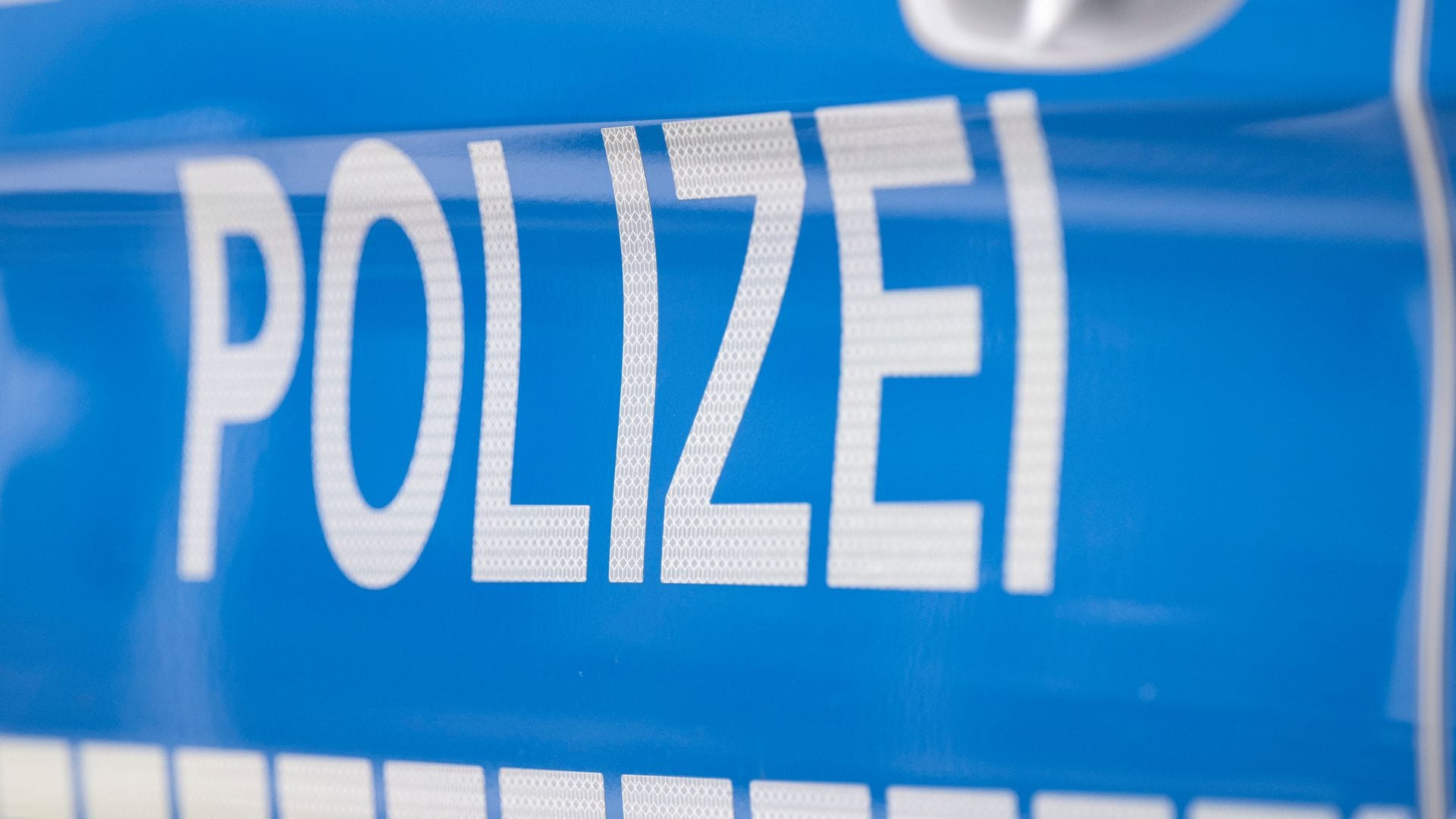 600 Einsatzkräfte haben in mehreren Bundesländern die Wohnungen von 70 Tatverdächtigen durchsucht. (Symbolbild)
