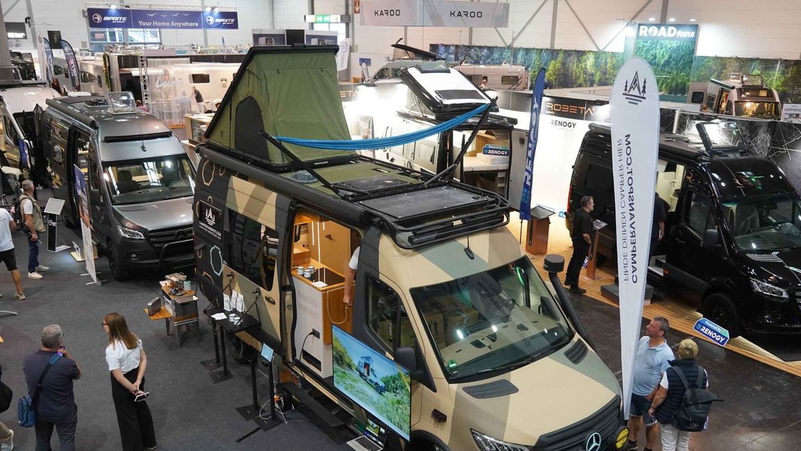 Zehn Tage lang werben vor allem Hersteller von Wohnmobilen und Wohnwagen für ihre Neuheiten.