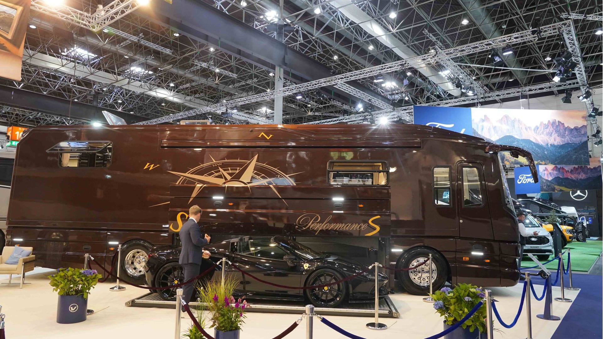 In Düsseldorf ist die Camping-Messe Caravan Salon gestartet.