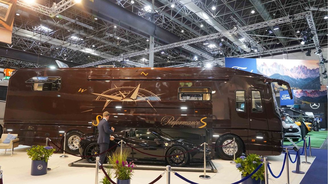 In Düsseldorf ist die Camping-Messe Caravan Salon gestartet.