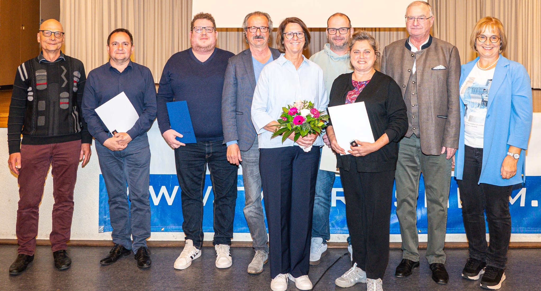 Für ihr ehrenamtliches Engagement wurden Norbert Kunz, Felix Gutekunst, Gerd Körber,  Brigitte Schneider, Andreas Stegmüller, Marieluise Stierle, von  Claus Lehners (2. Vorsitzender, links), Hasso Bubolz (Vorsitzender, 2.v. rechts)  und Ortsvorsteherin He