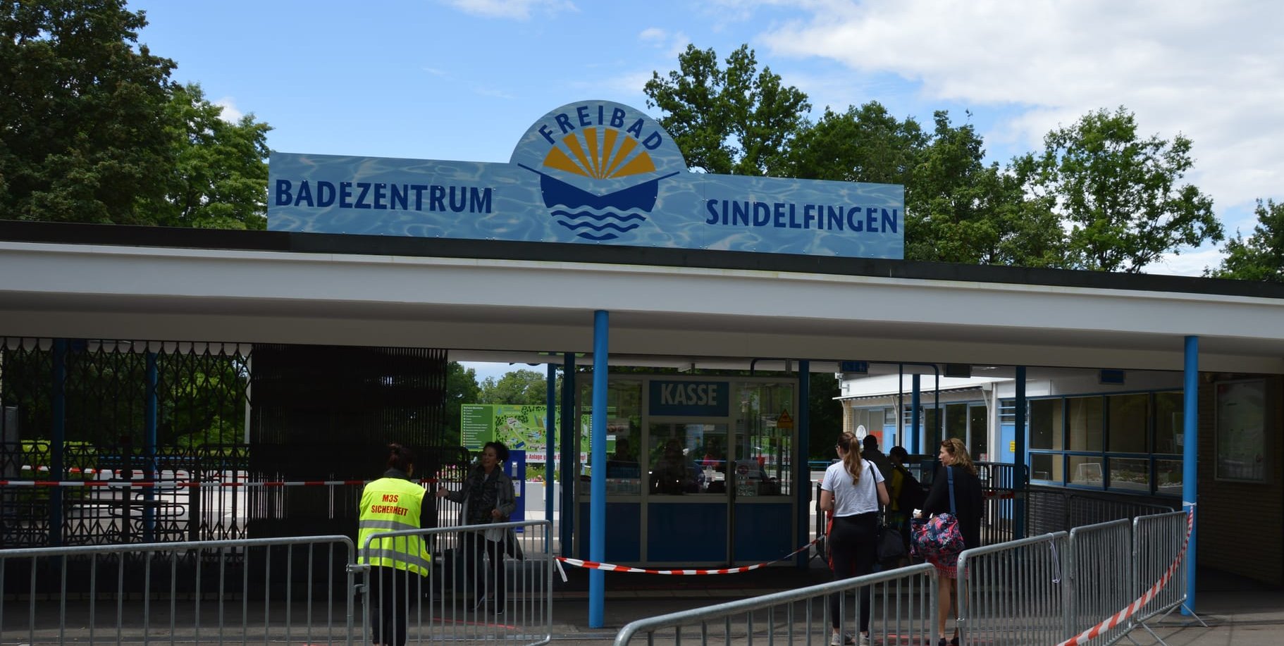 Eingangsbereich des Sindelfinger Freibads.