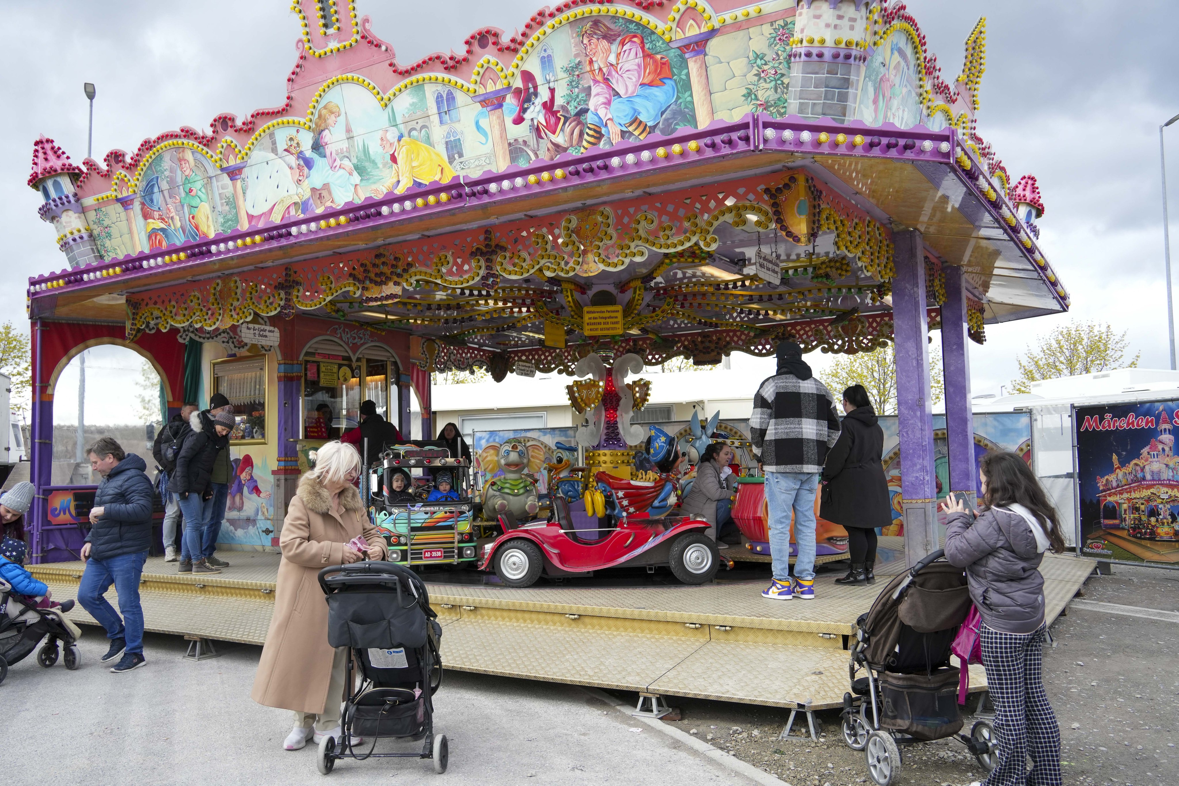 Osterkirmes auf dem Flugfeld.