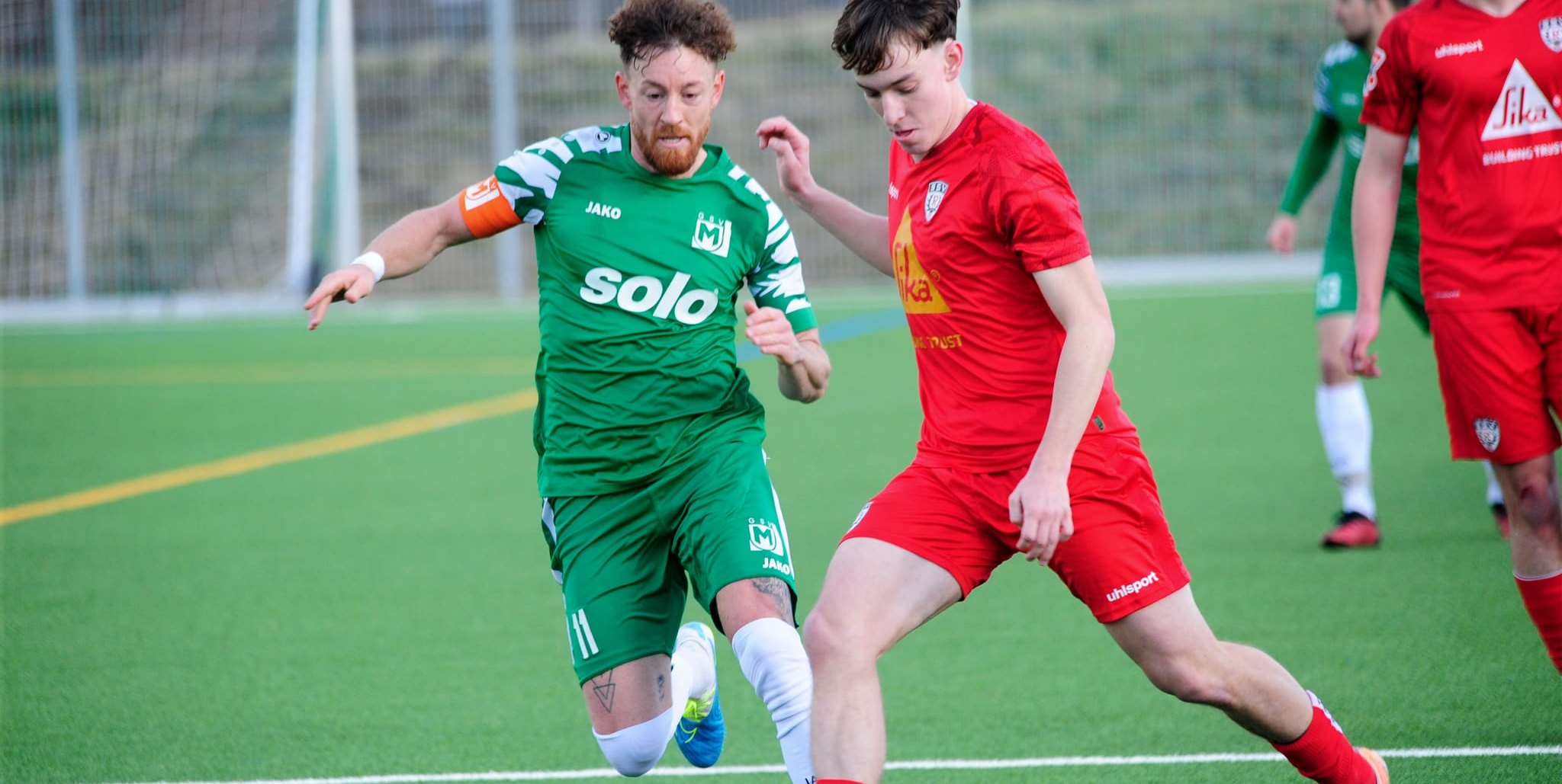 Der Maichinger Michael Klauß (links) freut sich auf das Sindelfinger Stadtduell  am Samstag  beim TV Darmsheim zum Start  der Fußball-Landesliga, Staffel II. Bild: photostampe/A