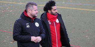 Chefcoach Alexander Ott (links) und Co-Trainer Filippo Berretta legen nach der Saison ihre Ämter beim TSV Waldenbuch nieder.