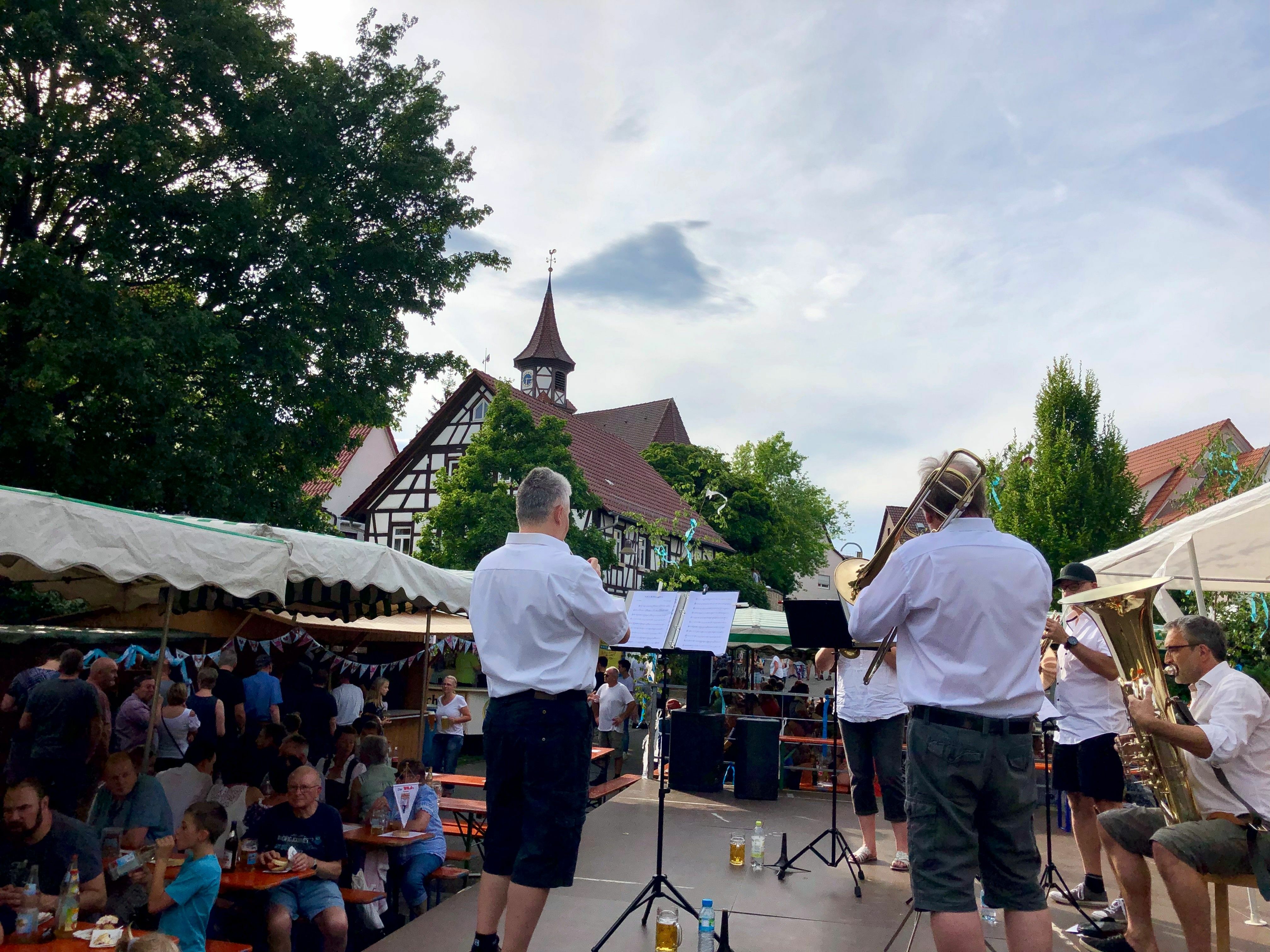 In Breitenstein ist am Samstag wieder Hocketse. Bild: Archiv