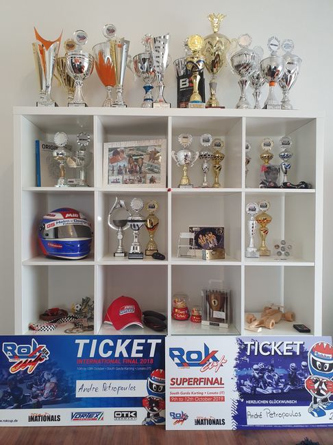 So viele Trophäen. Im Zimmer gibt es noch mehr davon.Bild: Wegner