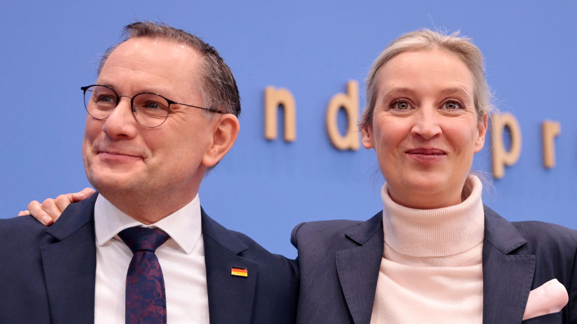 Gut sechs Wochen nach der Bundestagswahl freut sich die AfD über weiter steigende Umfrageergebnisse.