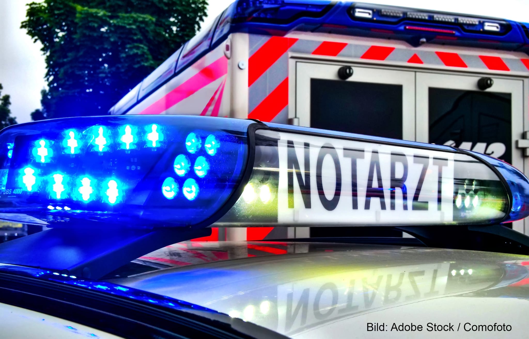 Der Rettungsdienst versorgte den Jungen vor Ort. 	Bild: Adobe Stock