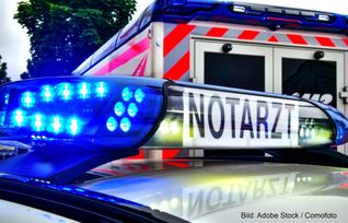 Der Rettungsdienst versorgte den Jungen vor Ort. 	Bild: Adobe Stock