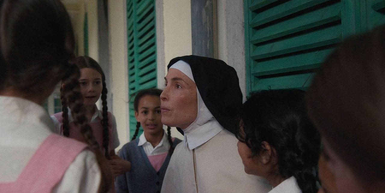 Noomi Rapace als die spätere Mutter Teresa