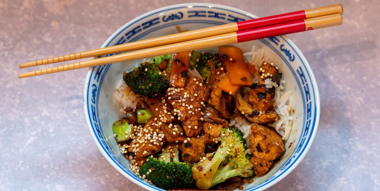 Gemüse-Wok mit Reis