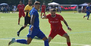 Sindelfingens Kapitän Nico Dittrich  (links) ist zurück an Bord und soll der Mannschaft mit seiner Persönlichkeit helfen. 	Bild: Zvizdiç