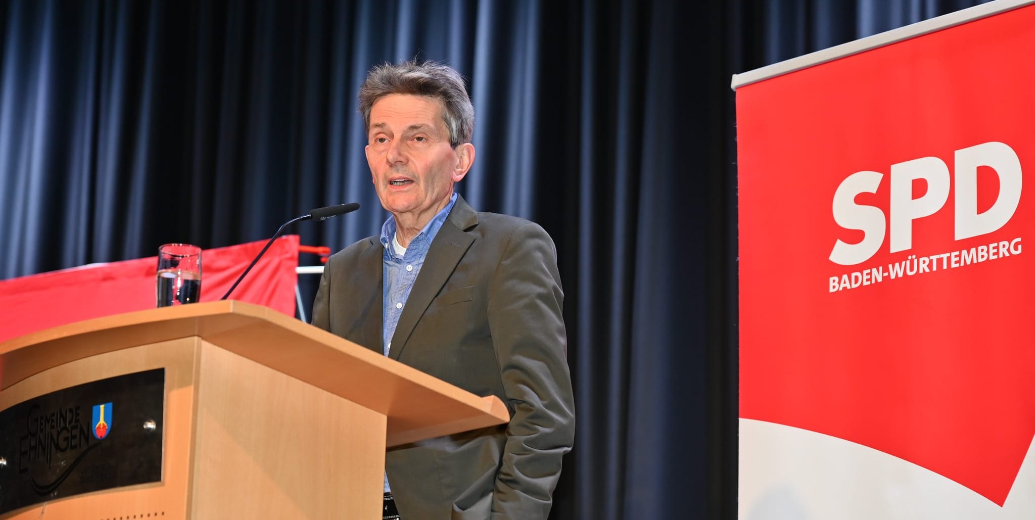 Dr. Rolf Mützenich, der Vorsitzende der SPD-Bundestagsfraktion, bei seiner Festrede zum Politischen Martini seiner Partei in Ehningen. Bild: Reichert