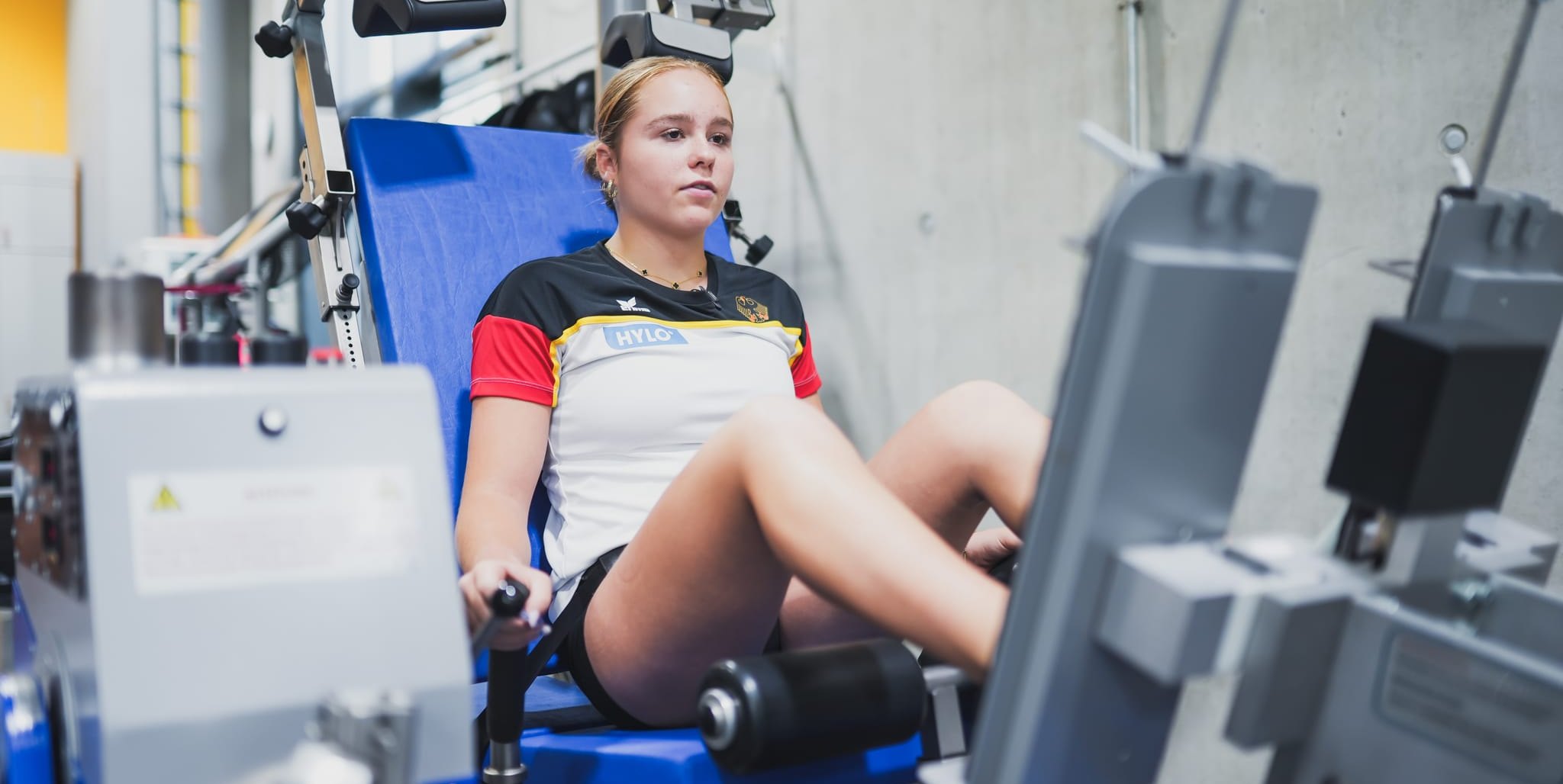 Viele Wochen hat Meolie Jauch im Fitness-Studio verbracht. Dort hat die 17-Jährige Schönaicherin ihre Muskulatur  nach der Knie-Operation wieder aufgebaut. Bild: Lars Neumann