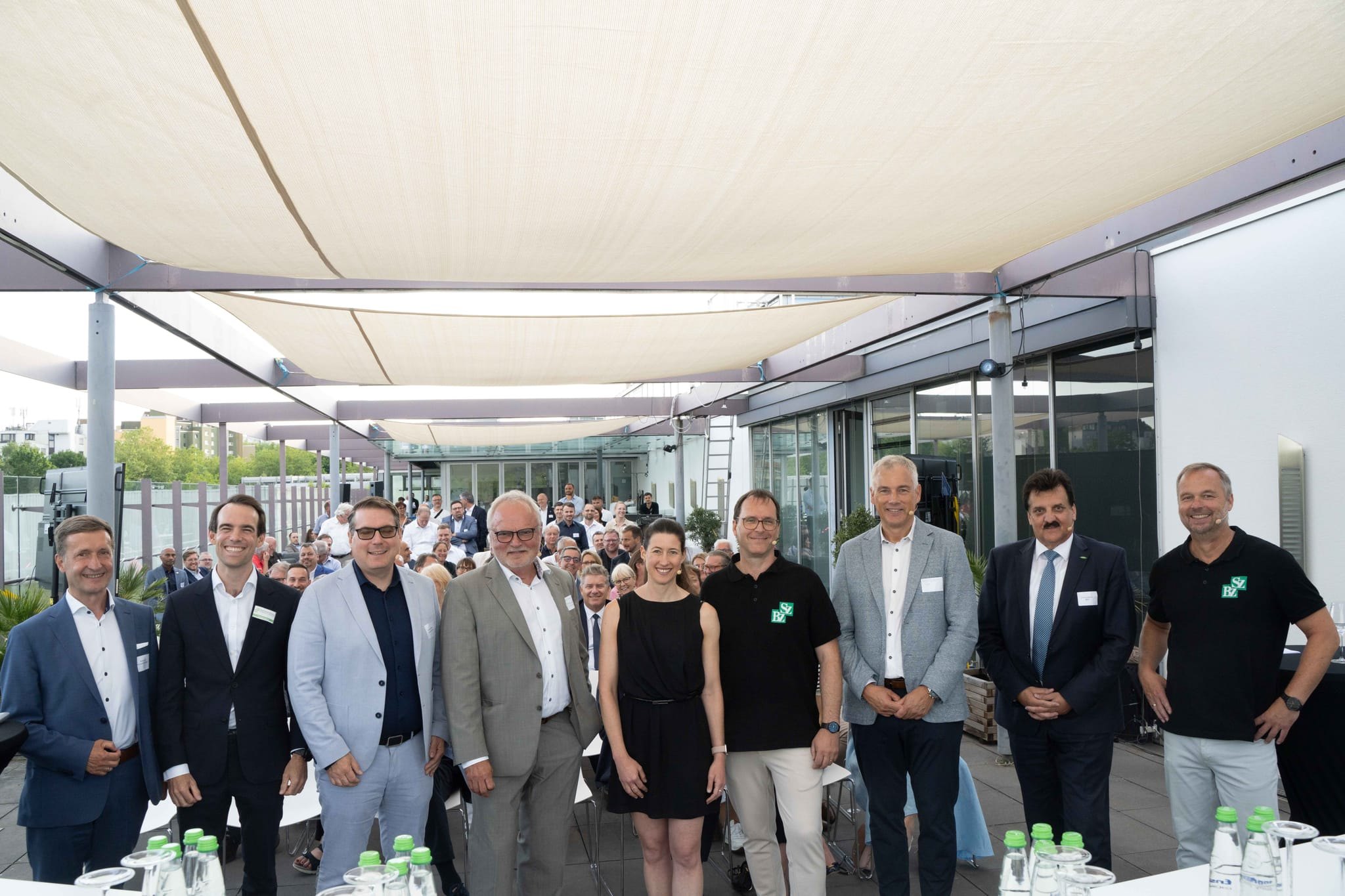 Bei der SZ/BZ-Zukunftsveranstaltung (von links): Markus Linha, Dr. Christian Röhm, Andreas Weeber, Dr. Karl Peter Hoffmann, Dr. Kathrin Steinbrink, Tim Schweiker, Wolfgang Wendt, Christian Wehrle und Jürgen Wegner. Bild: Dettenmeyer
