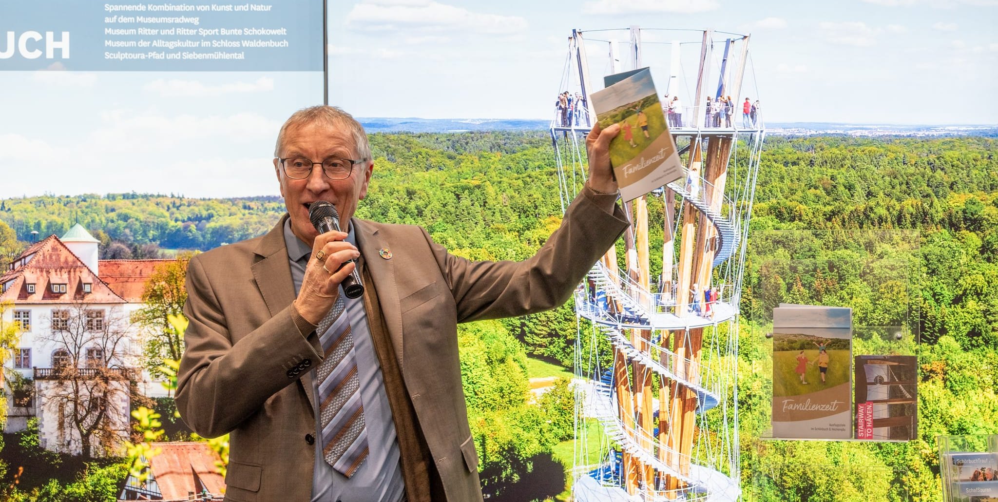 Landrat Roland Bernhard wirbt füür den Kreis Böblingen.