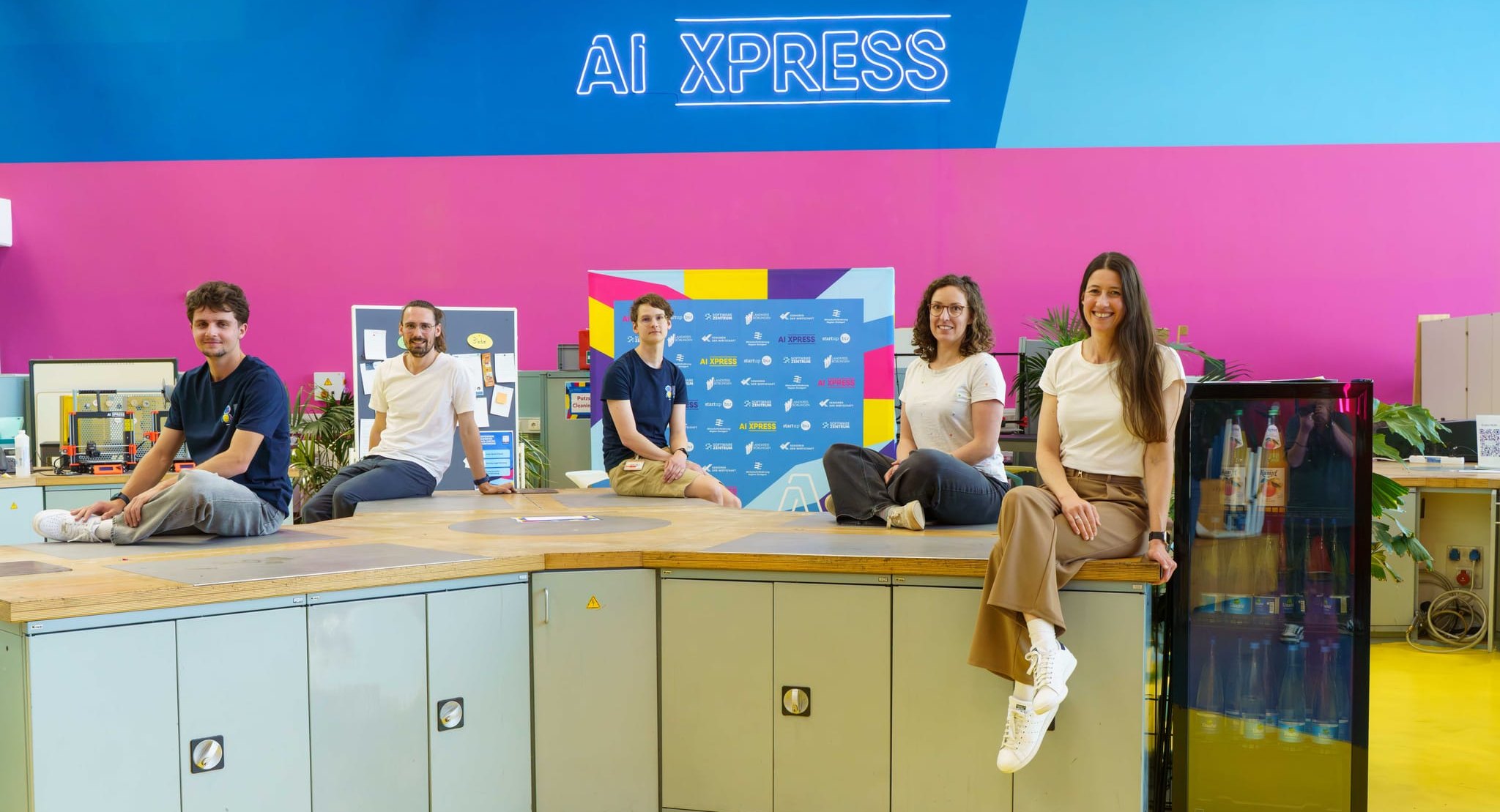 Das AI-xpress-Team: Enrico Zeiler, David Frey, Lars Schulze, Johanna Gelzer und Dr. Kathrin Steinbrink (von links).