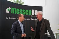 Böblingens OB Dr. Stefan Belz im Gespräch mit Hans-Jörg Zürn, Verlagsleiter Sonderprojekte.