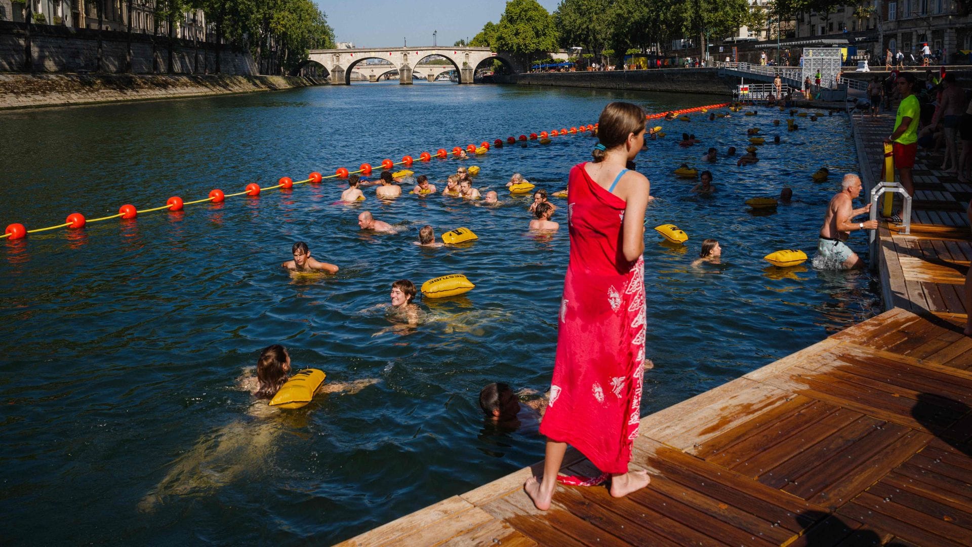 Wieder in der Seine schwimmen zu können, war ein lange gehegter Wunsch der Menschen in Paris (Archivbild).