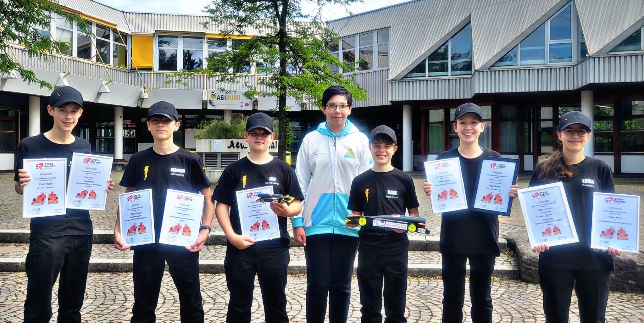 Flash Racer: Bastian Zein, Marvin Fischer, Jan Weber, Neel Basu (Team Spectrum), Raik Weber, Tim Hämmerle, Luisa Schnabel (von links).