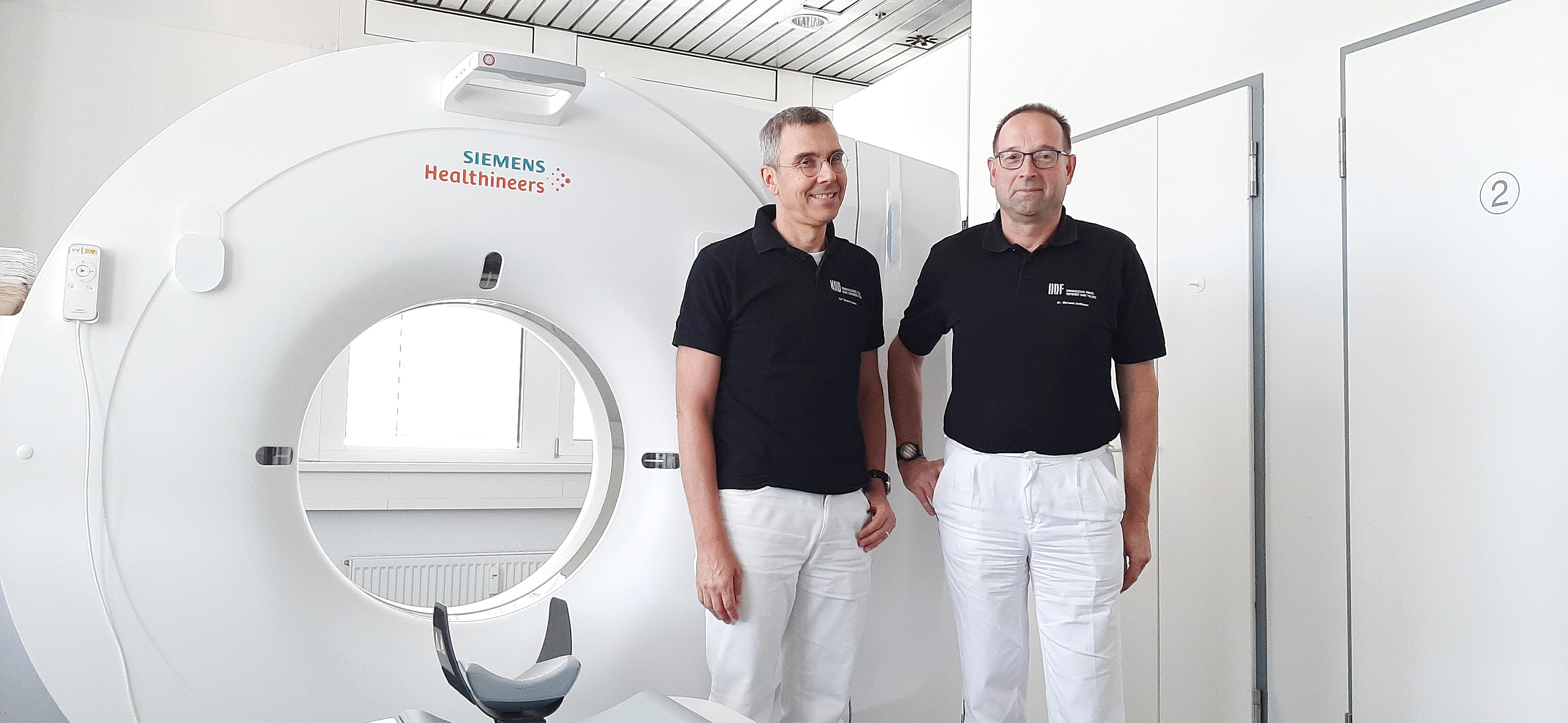 Dr. Søren Danz (links) und Dr. Michael Hofbauer in ihrer Sindelfinger Gemeinschaftspraxis.      Bild: Elbers