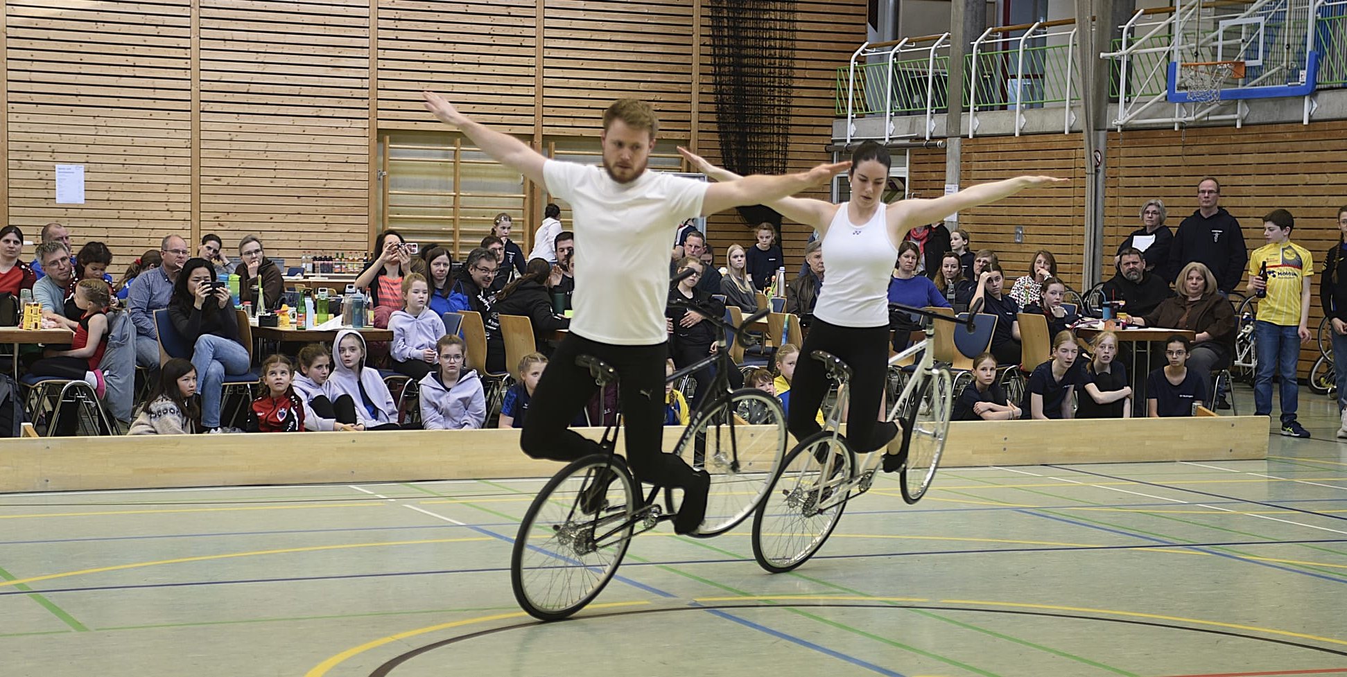 Patrick Tisch und Julia Hämmerli bei der Bezirksmeisterschaft.
