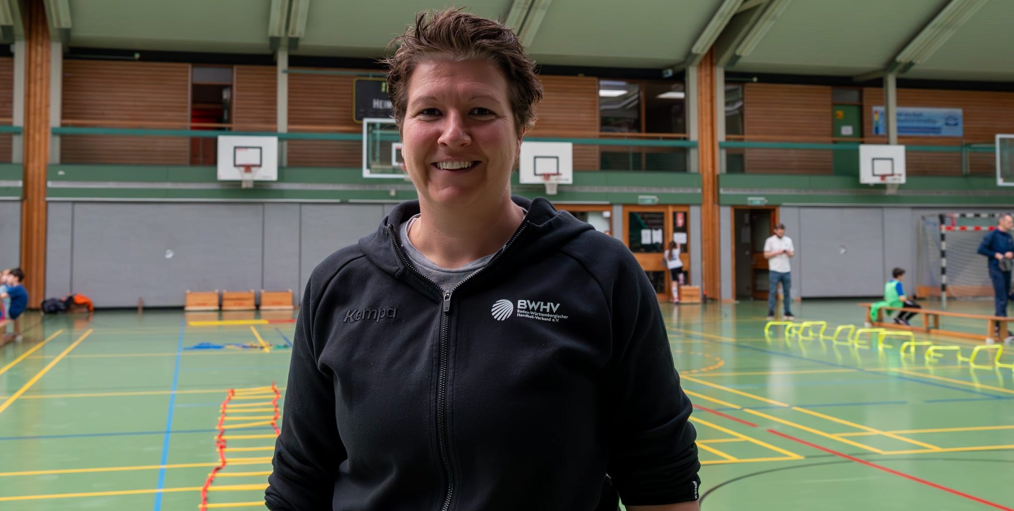 Marielle Bohm ist mit den Mannschaften aus der Grundschule Weil im Schönbuch mit dabei.  In ihrer aktiven Zeit brachte sie es auf 19 Länderspiele für Deutschland. 	Bild: Nüßle